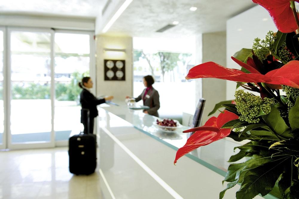 Mercure Artis Hotel