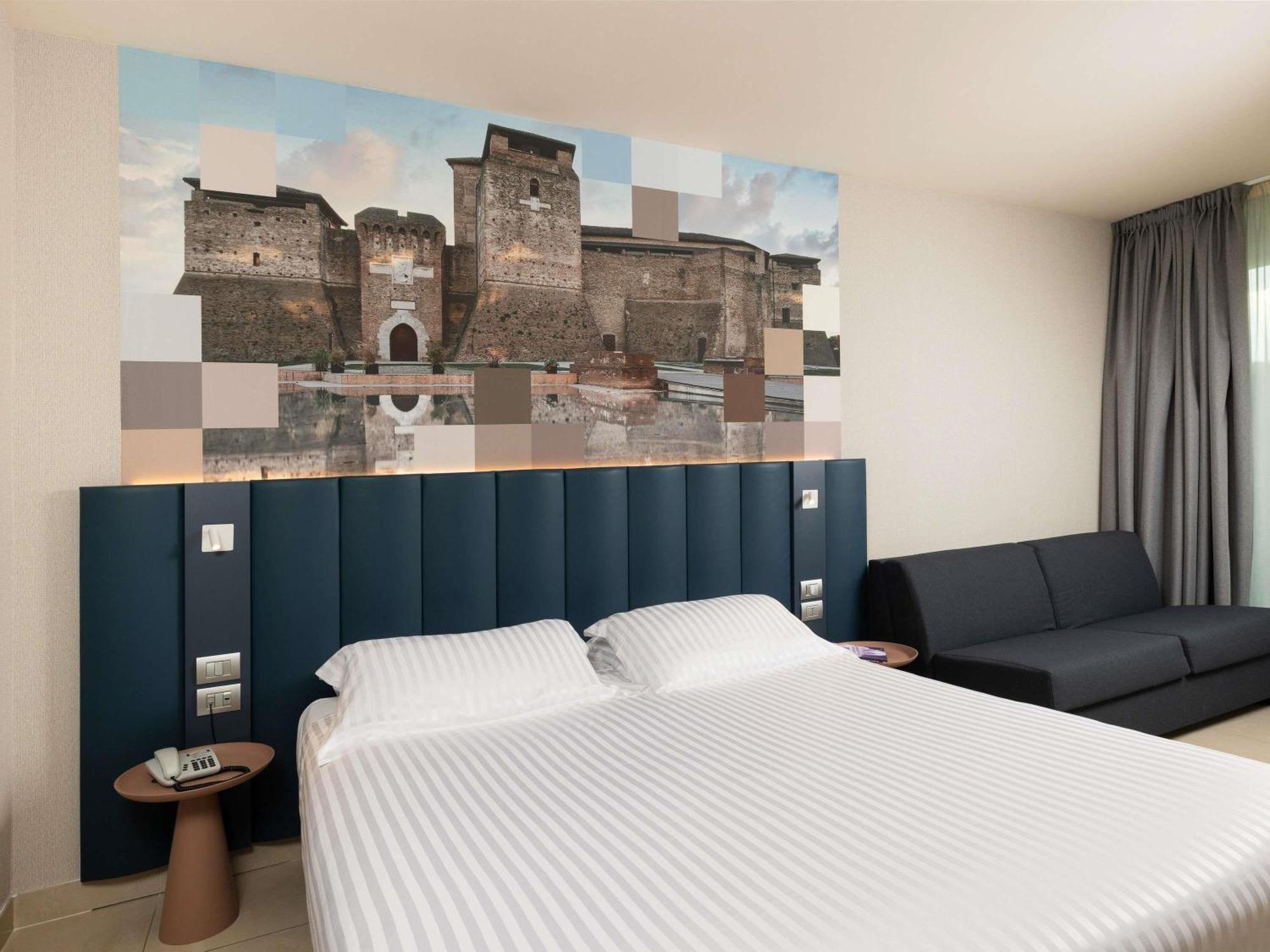 Hotel Mercure Artis 4*