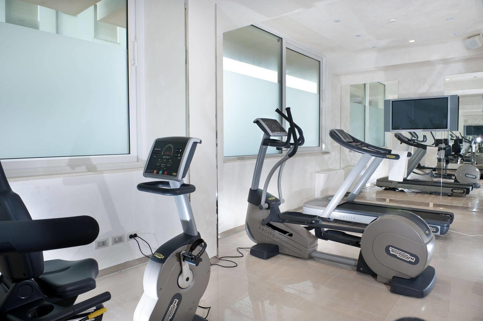 Mercure Artis Hotel 4*
